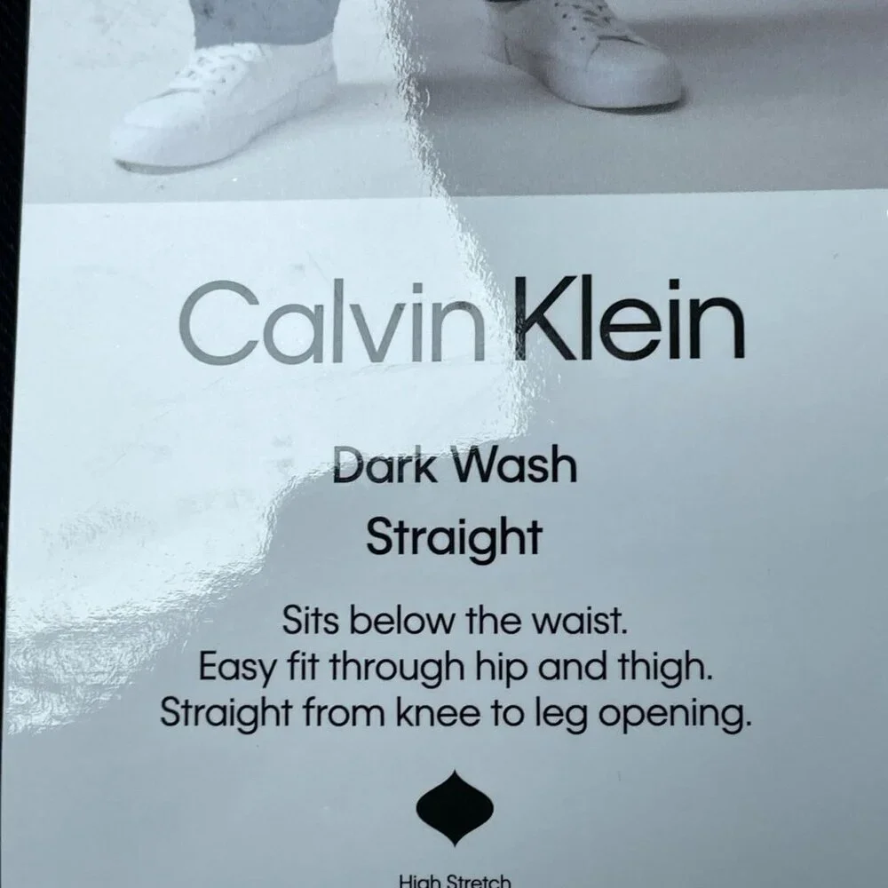 Calvin Klein Men's W34 L32 Dark Wash Straight Jeans K1105
